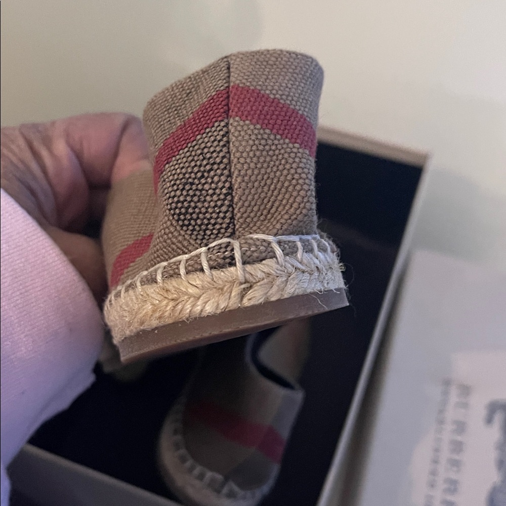 NWT Burberry Espadrilles - Picture 9 of 9